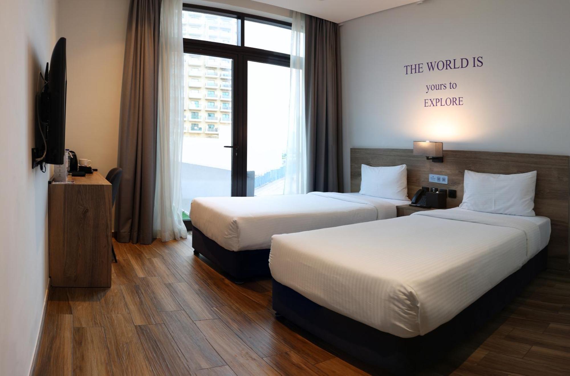 Kingsgate Al Jaddaf Hotel By Millennium Dubai Bagian luar foto